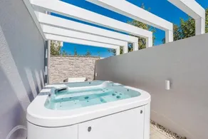 Lalic Gallery Apartments - Image 2
