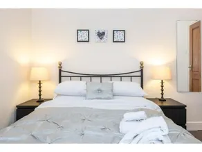 Delightful, Modern and Cozy House for 5 in York - Image 4