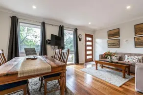☆Spacious Bungalow☆5min walk to station☆5min to Box Hill☆WiFi☆Parking - Image 5