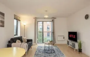 Apartment In Manchester - Image 4