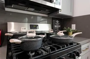 Private, Charming 2BR/2.5BA House with Outdoor Patio - Image 5
