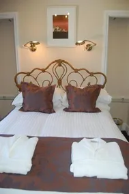 Warwick House - Image 2