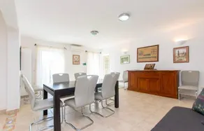 Nice Home in Supetar-mirca With Sauna, Wifi and 4 Bedrooms - Image 5
