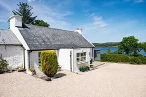 Traditional Cottage with Private Hot Tub in the Heart of Donegal - Image 5