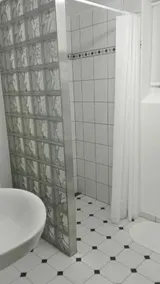 Royalty Guest House - Image 2