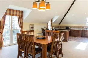 Cameron Club Three Bedroom Coach House L104 - Image 3