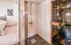 4 Bedroom Cozy Home In Trslvslge - Image 5