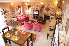 Anelina Villa - Image 3