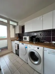 2 Bedroom Apartment In Abbey Road - Image 5