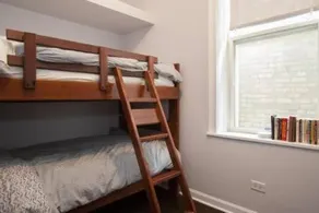 2142 West Walton Apartment - Image 4