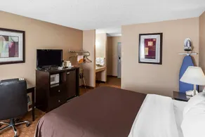 Comfort Inn - Image 5