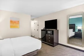 Hampton Inn Cadillac - Image 5