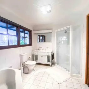 The Pine Tree Cottage - Charming Cottage Close To Canberra - Image 2