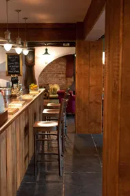 Oak Inn - Image 2