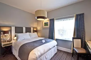 The Red Lion - Image 4