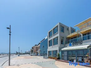 Boat Hotel (Qingdao Polar Ocean World) - Image 3