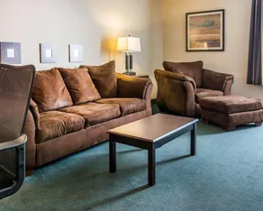 Quality Inn & Suites Escanaba - Image 1