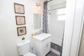 Belmont Heights Long Beach- King Bed - Fast WiFi - Free Parking - Image 5