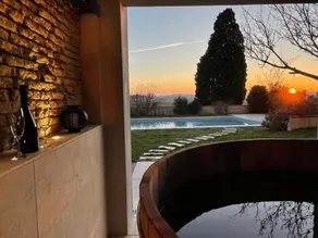 Suite intimiste avec Spa privatif et vue Pyrénées - Image 4