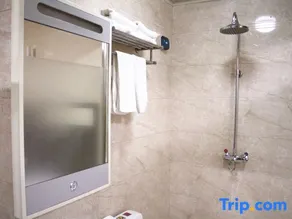 Ruilong Hotel - Image 3