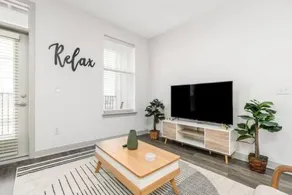Cozy 2-Bedroom, Whitestown - Image 3