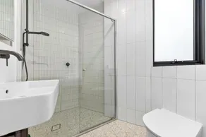 Elegant and Modern Style Apartments in Dulwich hill - Image 4