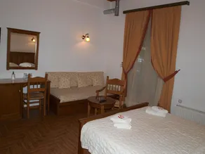 Heliodora Deluxe Triple Room 3 - Image 5