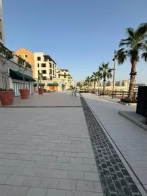 LC22 - Elegant 1BR with beach access in La Cote Building - Image 2