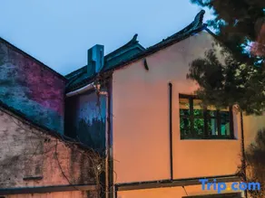 Zhouzhuang Yinlu Courtyard Riverside Garden Boutique Hotel - Image 2