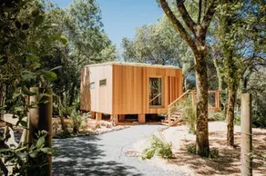Lakeside Lodge - Image 5