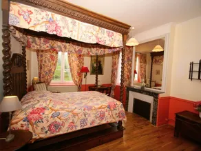 Castle in Aspires with Tennis Court & Valley View - Image 2