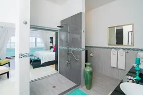 Dreamtime by the Sea Six Bedroom Villa - Image 5