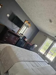 Victorian Inn North - Image 4