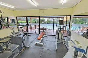 Beachside 3-bed With Bbq, Pool, Gym - Image 2