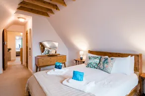 Whitstable's Beachcombers, Sleeps 10, Dog Friendly - Image 2