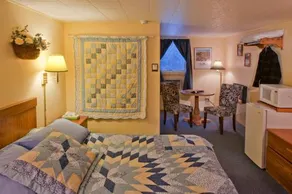 Casablanca Motel - Image 2