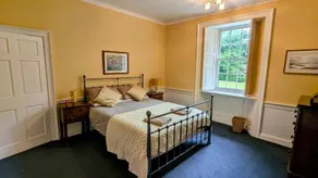Powis House Mid Cottage - Image 4