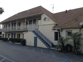 Starlite Cottage Motel - Image 2