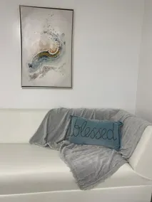 Modern Home - Image 4