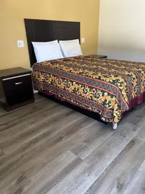 Royal Inn Motel - Image 2