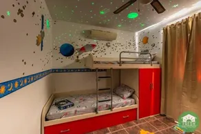 Private family villa with pool and kids room - Image 2