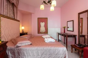 Rafkos Hill Mansion - Image 5