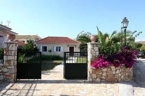Splantza Apartments - Image 4