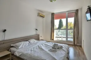 Varna Deluxe Suites - Image 2