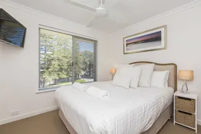 Cottesloe Ground Floor Apartment - Walk to Beach - Image 5