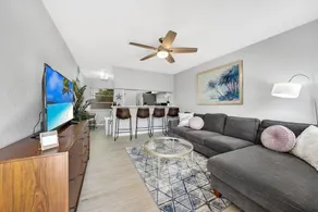 Lovely 1 bedroom unit with work station - Image 5