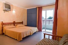 Ok Hotel Bay - Image 1