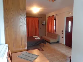 Alonaki Guesthouse - Image 5