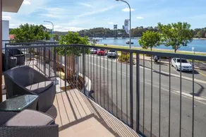 Bridge View Apartments - Image 2