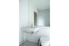 Light and functional flat in Chelsea, by Kings Road - Image 2